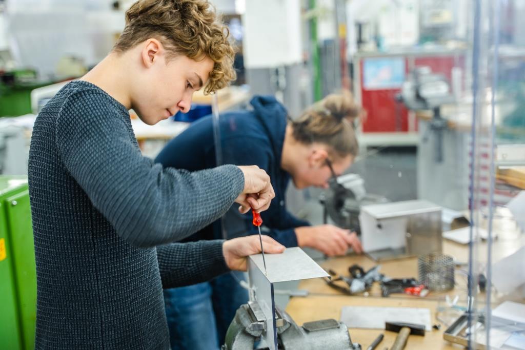 Tech-Heroes OWL_Technikworkshop BOW Arbeitskreis